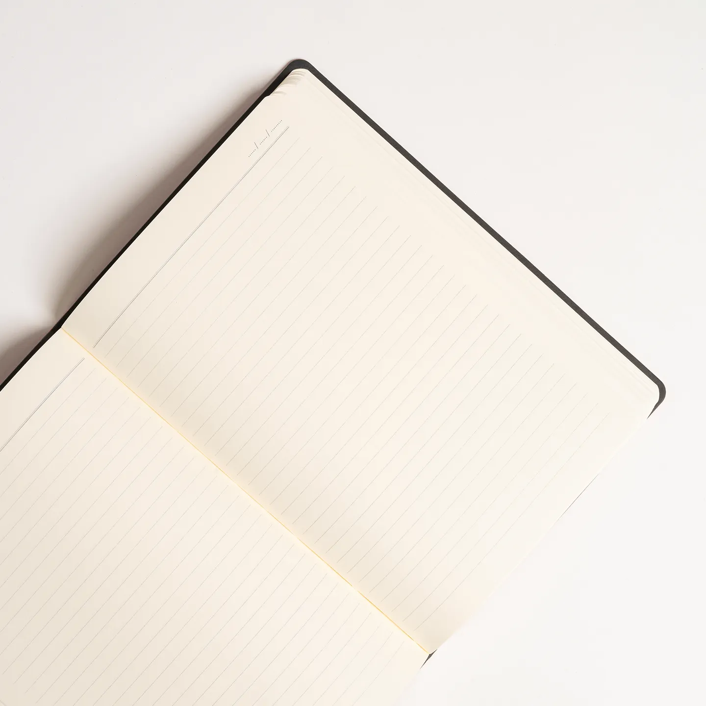 17 x 24 cm Termo Deri Yumuşak Kapaklı Tarihsiz Defter, 224 Sayfa, 80 gr Ivory Çizgili İç Kağıt