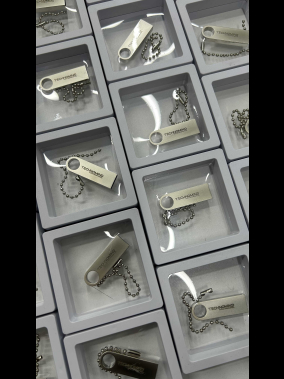 32 GB Metal USB Bellek