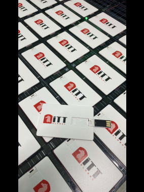 32 GB Kart USB Bellek