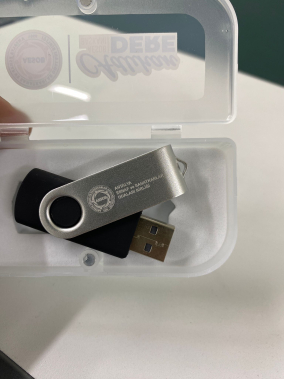 64 GB Döner Metal Başlıklı USB Bellek