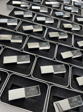 16 GB Kristal USB Bellek